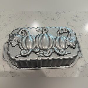 NEW! Nordic Ware Pumpkin Loaf Pan
